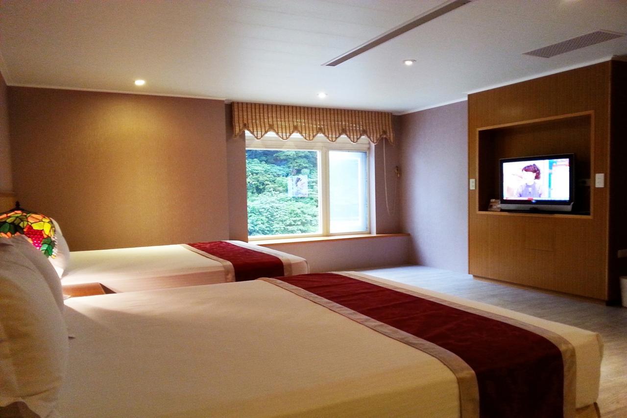 Yufuin Hot Spring Apartment Wulai Exterior photo